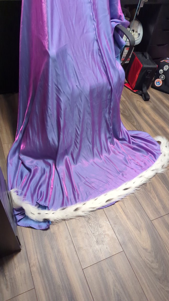 _K_Bean's tweet photo. I really want to finish this Kinger for my husband but I'm getting too caught up in how to attach the eyes. And I need to drag him away from Valheim so I can measure and pin the cloak. Plus I STILL have a damn migraine! 😭
#kinger #tadc #cosplay https://t.co/bpaWWEbE6z