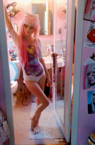 mcdivagal's tweet photo. 🎀 Audrey Kitching, 2009 https://t.co/yDG6TYkqf4