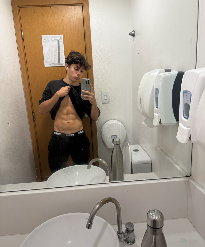 joa0bragaa's tweet photo. Uma vez que você tem sua saúde, mente, corpo e alma em sintonia, parece que você está chapado de crack o tempo todo

Se nutra com intenção e tenha bons hábitos, sempre! https://t.co/Y45aiuSmWB