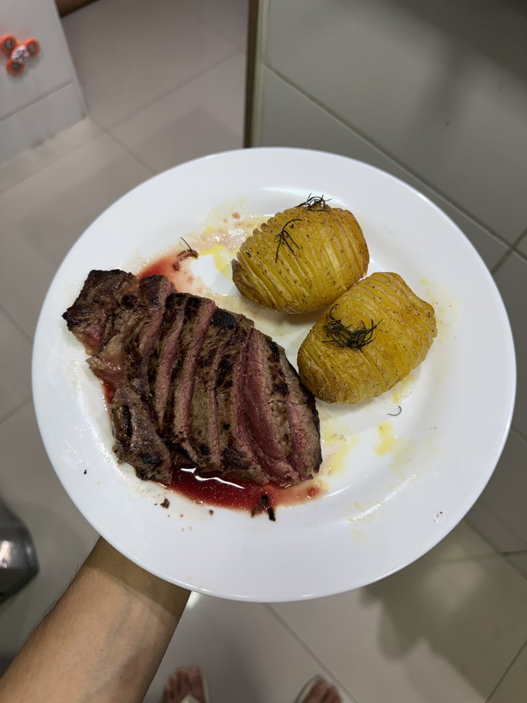 joa0bragaa's tweet photo. Uma vez que você tem sua saúde, mente, corpo e alma em sintonia, parece que você está chapado de crack o tempo todo

Se nutra com intenção e tenha bons hábitos, sempre! https://t.co/Y45aiuSmWB