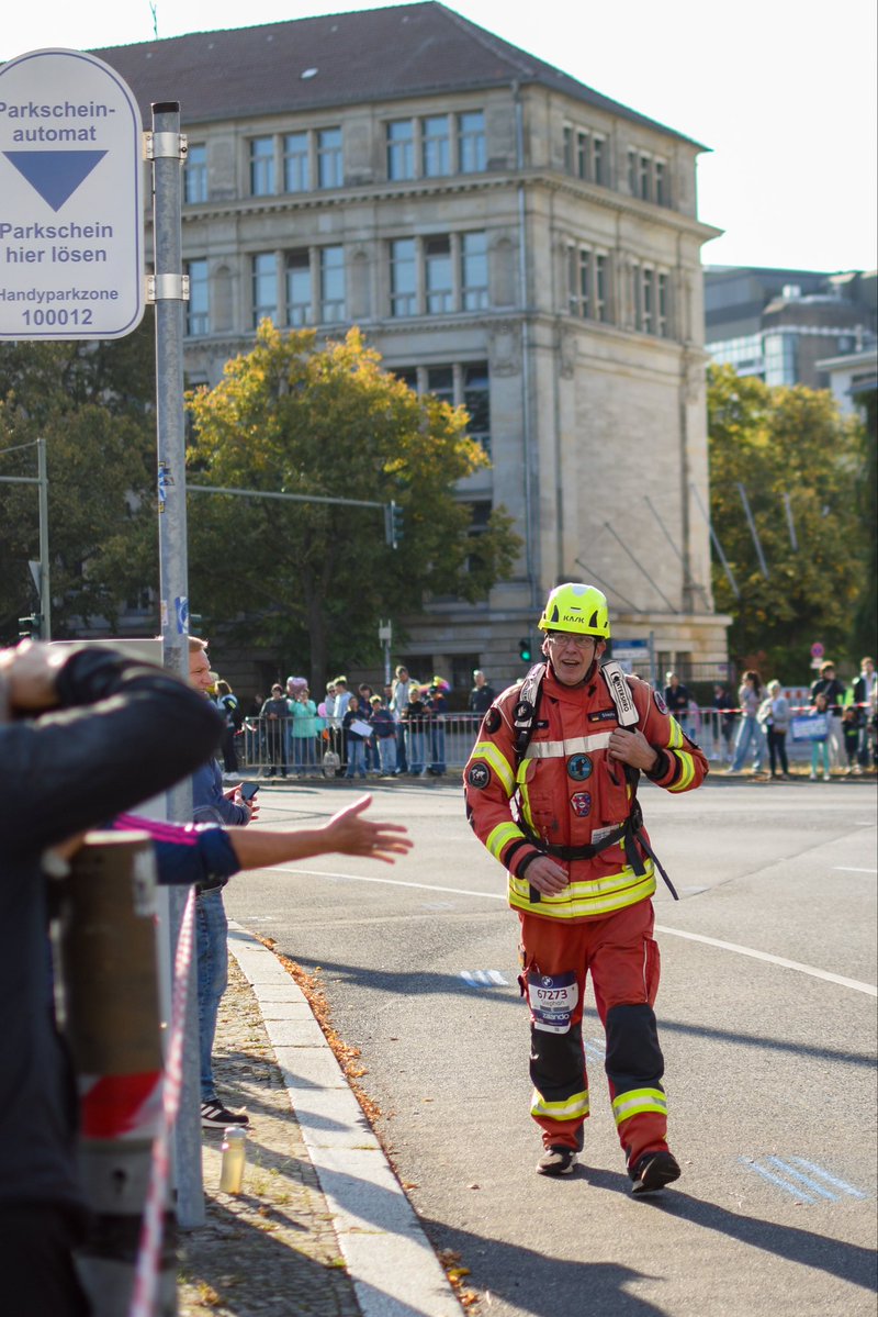 Ali__Sepehri's tweet photo. چندتا از دونده‌ها
#برلین #ماراتن #ماراتن_برلین
#berlin #marathon #bmwmarathon https://t.co/b1f8miWQlm