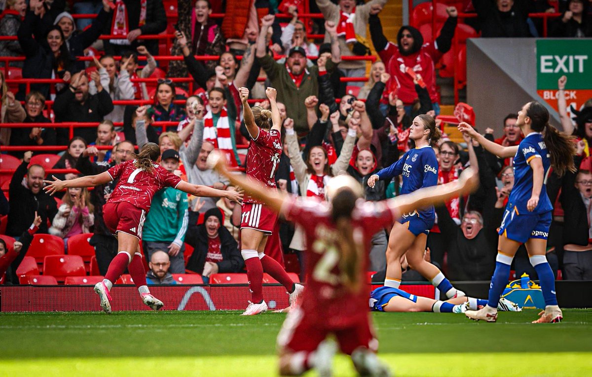 snappedlfc's tweet photo. Merseyside derby win at Anfield 🔴™️ https://t.co/5iGpVxZTKX