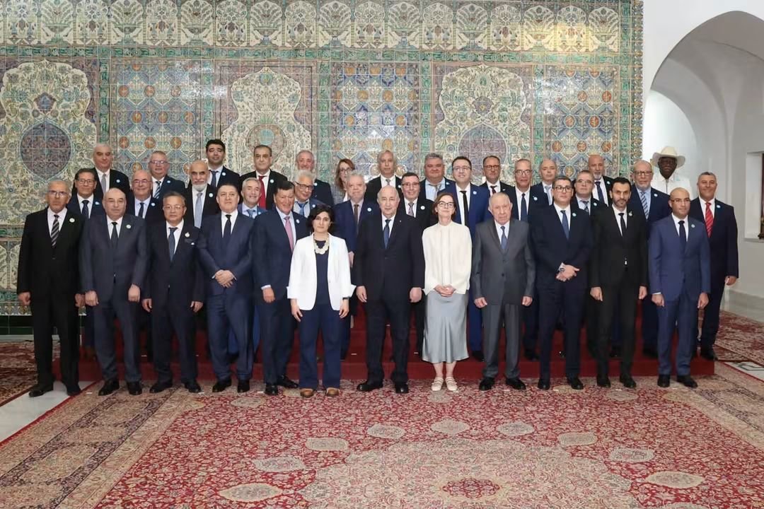WBigNews's tweet photo. 🟠المجلس الأعلى للجالية العلمية الوطنية بالخارج🧪🛰، استقبال الرئيس الجزائري🏛🇩🇿 لنخبة نخبة علماء الجزائر🎖. https://t.co/5qQb7fhE21