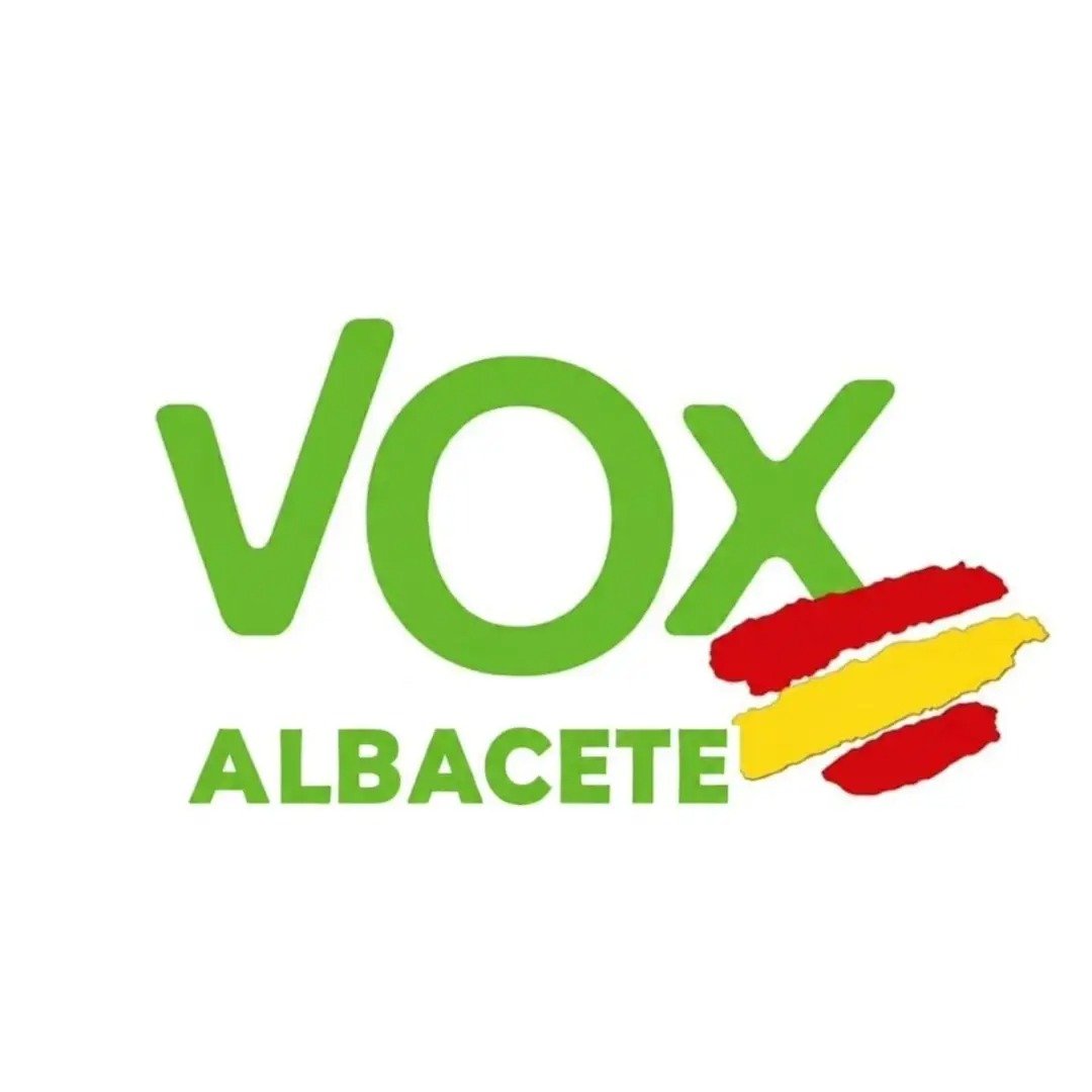 mcelpmqop's tweet photo. Ni Spielberg, ni Kubrick, ni Nolan juntos podrían superar la obra de arte que se ha marcado Vox Albacete con su último vídeo de la mesa informativa. Menudo despliegue de producción y genialidad cinematográfica. 🎬🏆🏻
​@VOX_Albacete

Penoso @Velherro
¡Qué decadencia! 
jajajaja https://t.co/WiQQGbvl1o
