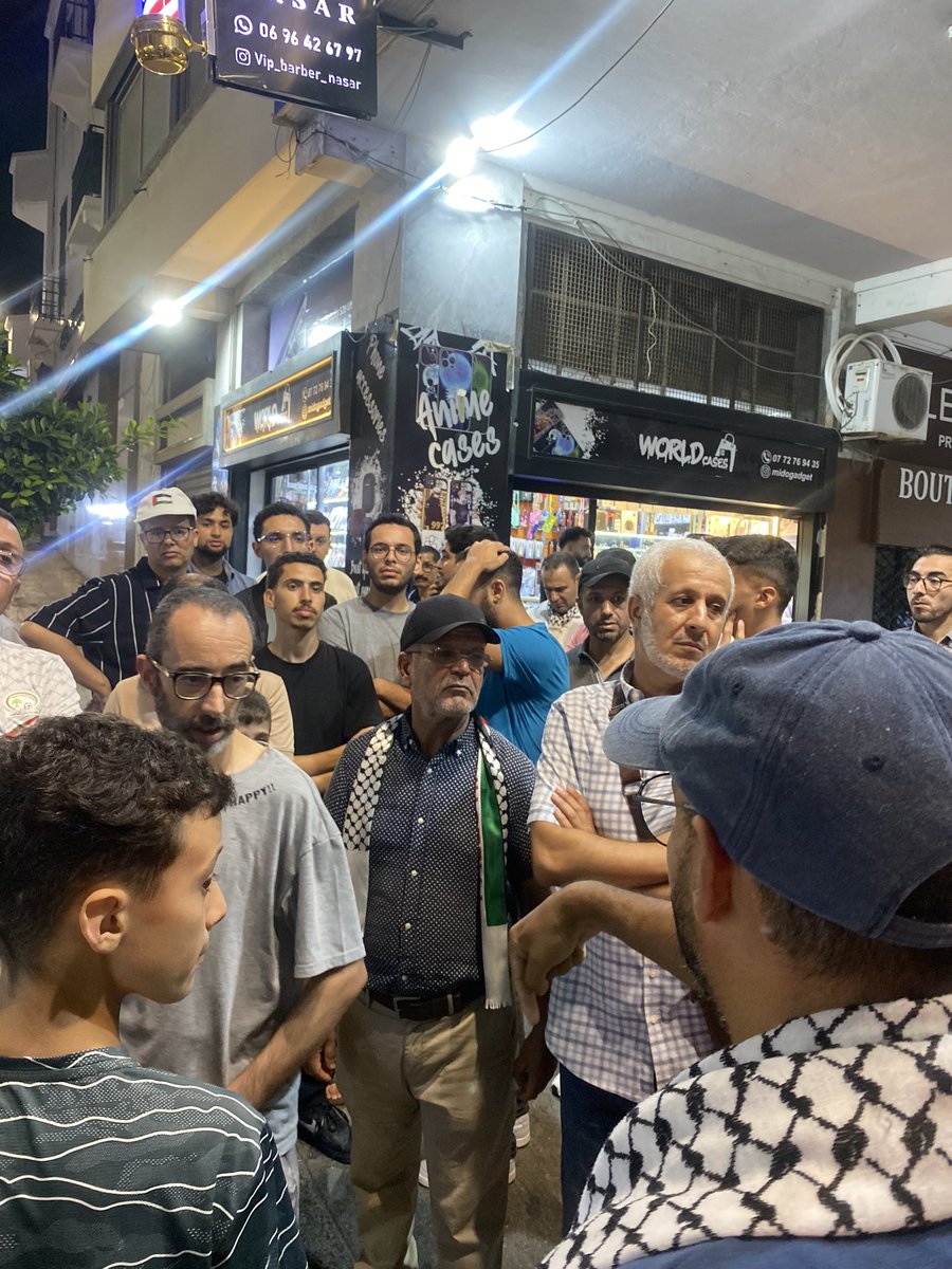BenTaherWissal's tweet photo. في انتظار طلاق سراح المعتقلين.
حرية، كرامة، عدالة اجتماعية 
#freekoulchi 
#الحرية_لكل_المعتقلين_السياسيين https://t.co/0EydL0nEJc