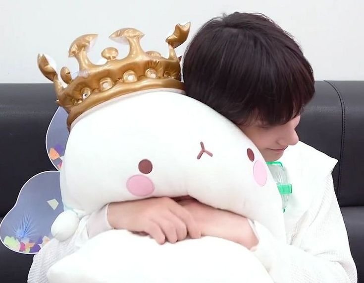 bmeogwx's tweet photo. Esa vez cuando me vi toda las temporadas de Molang publicadas al momento solo por que Hueningkai dijo que le gustaba JAJAKAKAKS https://t.co/ZyeFXCuo3F