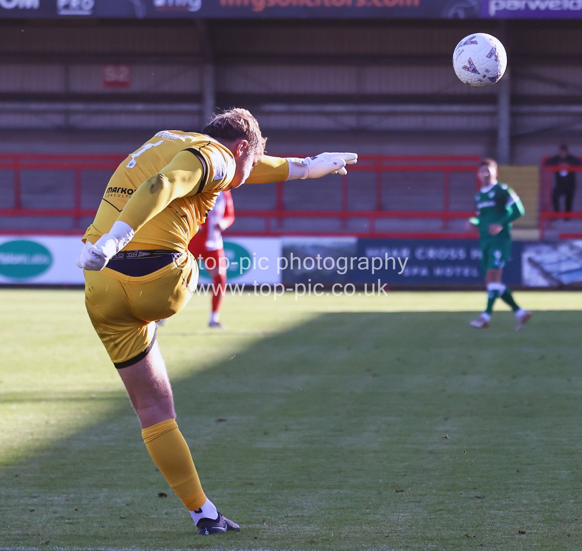 toppiccouk's tweet photo. (2/2) @khfcofficial 0 v 1 @YTFC in the @NL_Enterprise on 26/9/26 #freelance #sports #photographer all images copyright #getintouch for use, prints, event booking - https://t.co/MwcVxlM1sP https://t.co/Hbu7PyYbUq