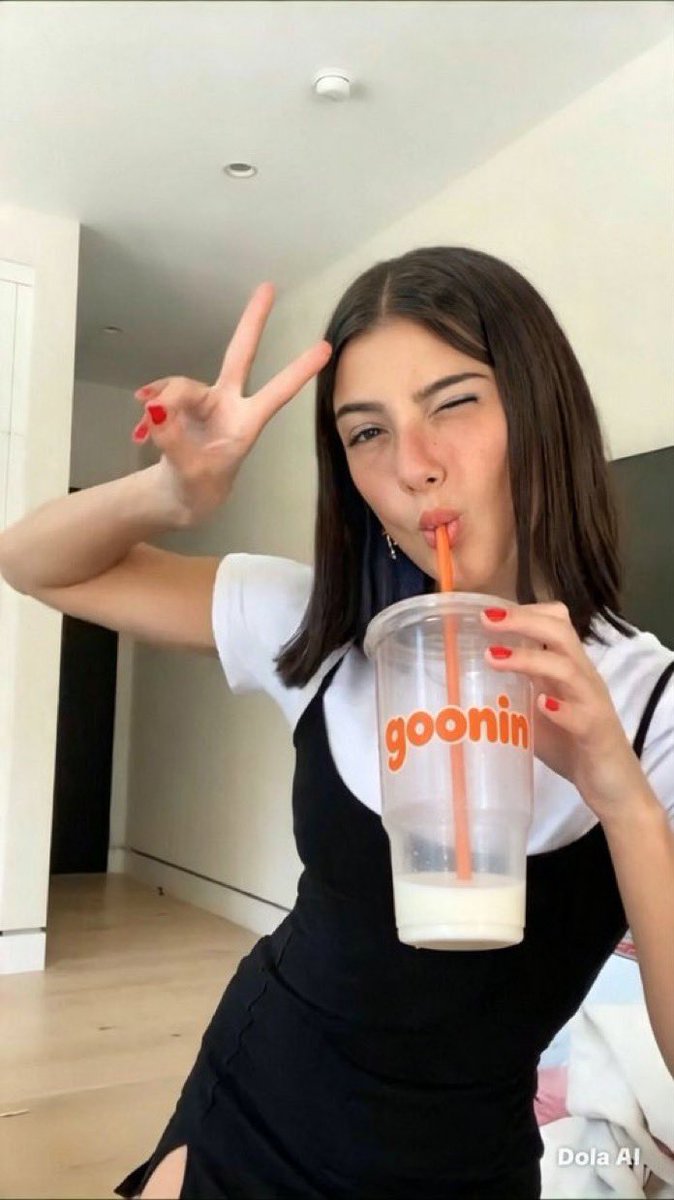 userrrr21121's tweet photo. Hmu charlisexuals 🤤 love her so much need to get more addicted to Mommy Char Char with others 😩💜💜 #charlisexual #normalizecharli #charlidamelio https://t.co/5qBTYwUTBZ