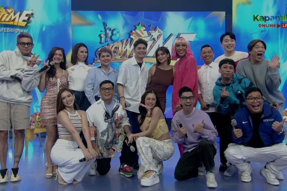 AltA2ZChannel11's tweet photo. ANG SAYA NG WEEKEND KASI PUTANGINA NIYONG LAHAT BWAHAHAHAHAHAHAHAHAHAHAHA https://t.co/KzbpLmc0qG