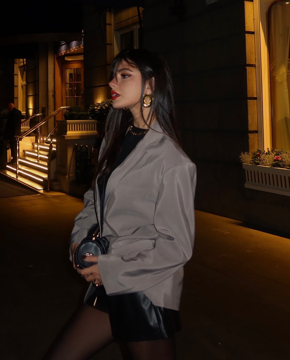 mxongxddes's tweet photo. ㅤㅤ
⠀ ⠀
⠀ ⠀ ⠀ ⠀𐙚 #ZorvikPrestige
𝐬𝐮𝐦𝐦𝐞𝐫 𝐬𝐥𝐢𝐩𝐬 𝐚𝐰𝐚𝐲 𝐥𝐢𝐤𝐞 𝐚 𝐛𝐨𝐭𝐭𝐥𝐞 𝐨𝐟 𝐰𝐢𝐧𝐞 https://t.co/b8gLdqtmR9
