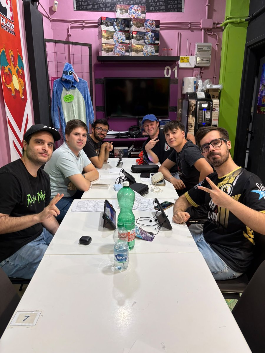 NikyuAlex's tweet photo. Won a Challenge in Rome today, but the best thing it's been to have my old crew finally back in action with Champions ❤️ it was about time brothers 🥹

+15 CP
#DajeUnderdogs 🐺💛🖤 https://t.co/eqrVYywyoE