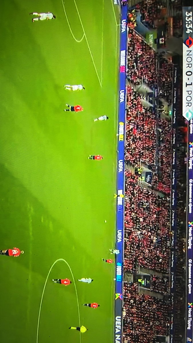 eshvesh25's tweet photo. Man why tf is ronaldo on bench
Portugalvsnorway https://t.co/4EQOtvhiPe