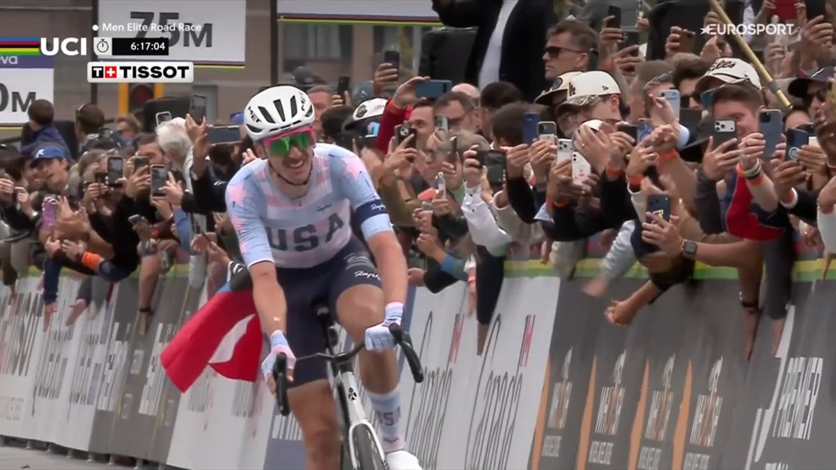 LeGruppetto's tweet photo. BRANDON MCNULTY EST CHAMPION DU MONDE AU TERME D'UNE COURSE FOLLE ! Le maillot arc-en-ciel reste chez UAE Emirates-XRG : l'Américain (28 ans), habituel lieutenant de Tadej Pogacar, s'offre une consécration à #Montreal2026 après 32 kilomètres en solitaire. https://t.co/XqTX6oOC2R