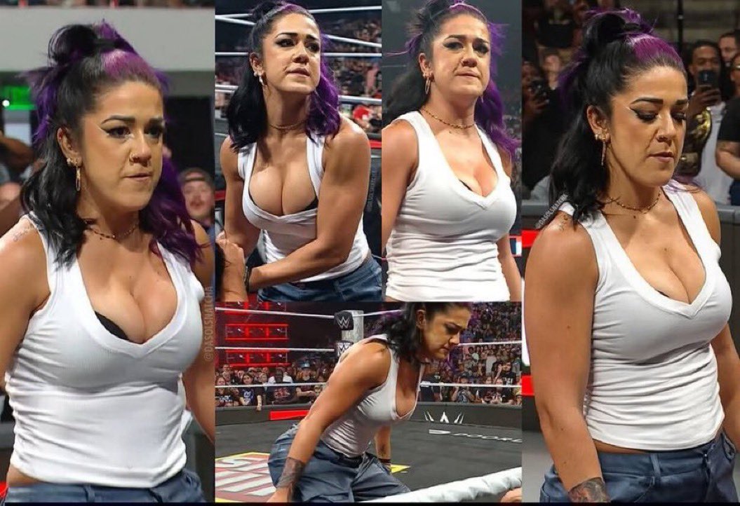 luv4bayley's tweet photo. obsessed with how gorgeous bayley looked here on raw.

goddess 😍 https://t.co/Gdl2JdCdpN