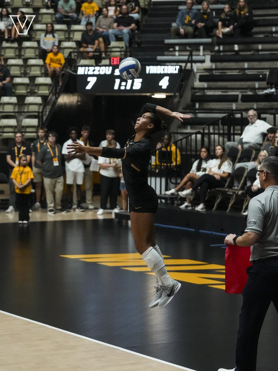 VandyVolleyball's tweet photo. Set one shots
#SetTheStandard | #AnchorDown https://t.co/XZ65AlTGAZ