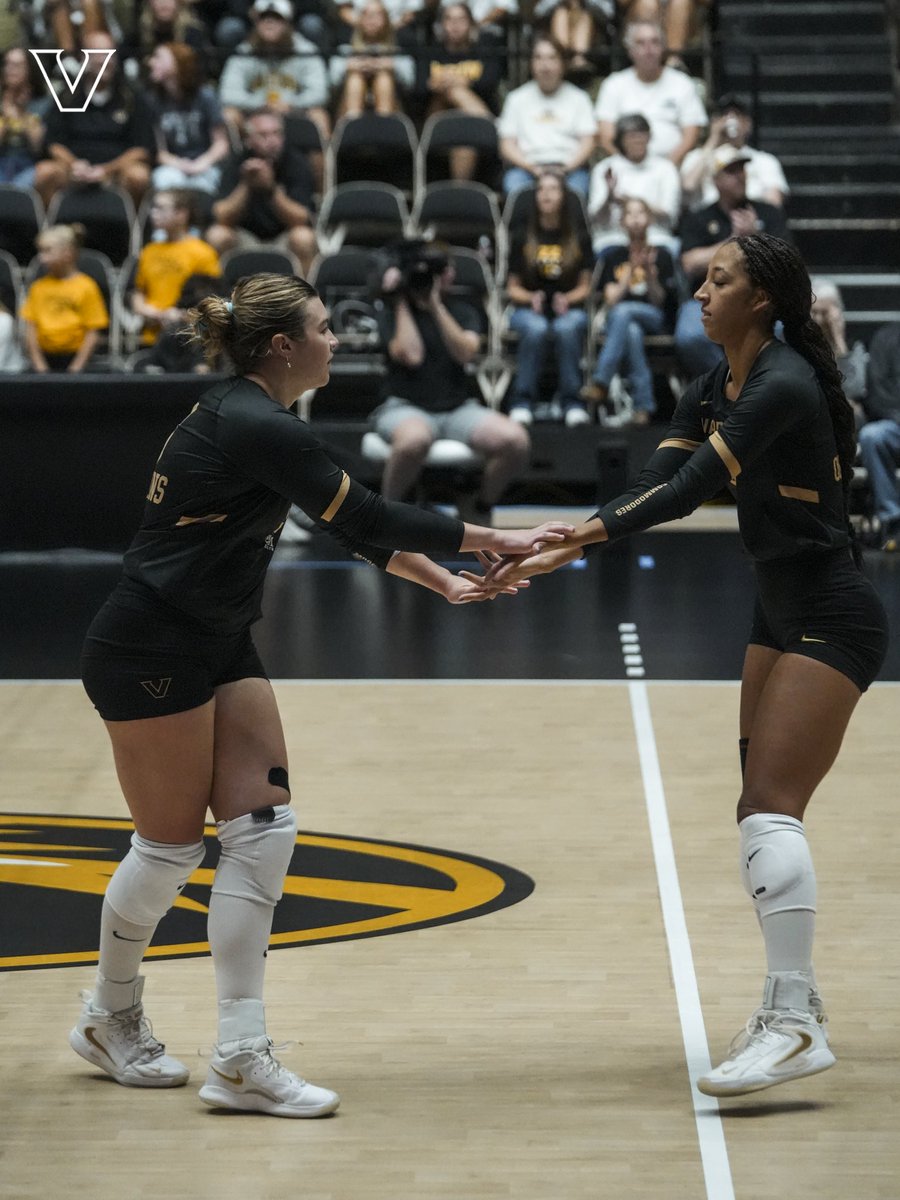 VandyVolleyball's tweet photo. Set one shots
#SetTheStandard | #AnchorDown https://t.co/XZ65AlTGAZ