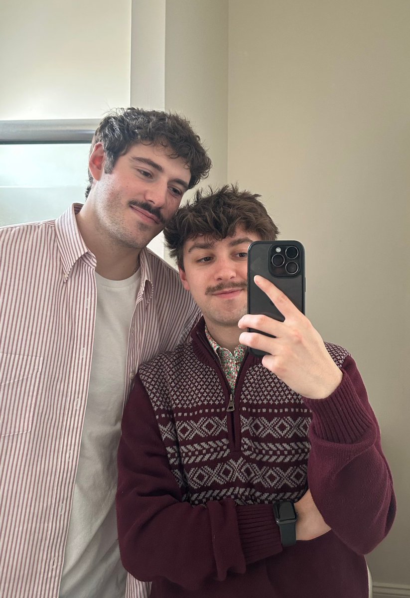 viadodacentral's tweet photo. first valentine’s together 💌 https://t.co/UEal37GQXQ