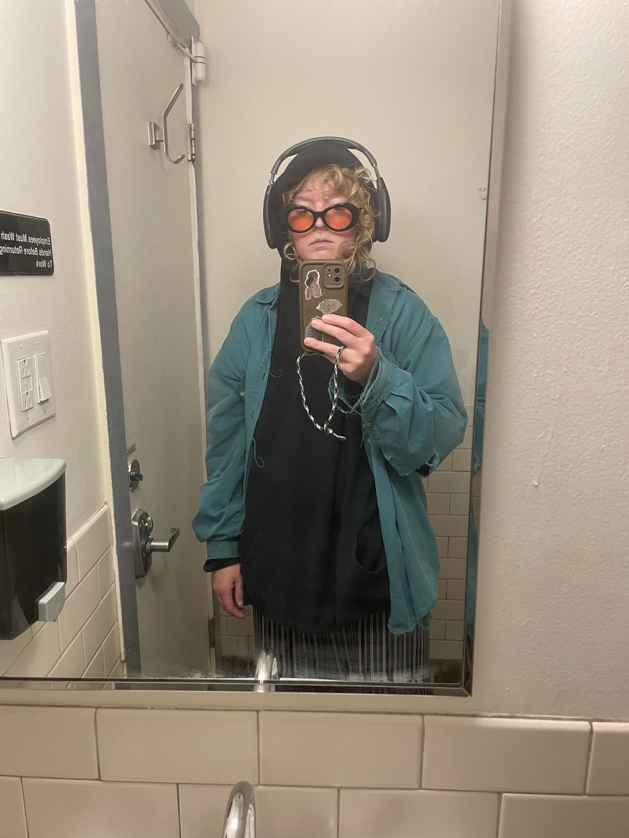 notmyboblem's tweet photo. old delicate and clogs easily :/ https://t.co/4CF1RAC3vU