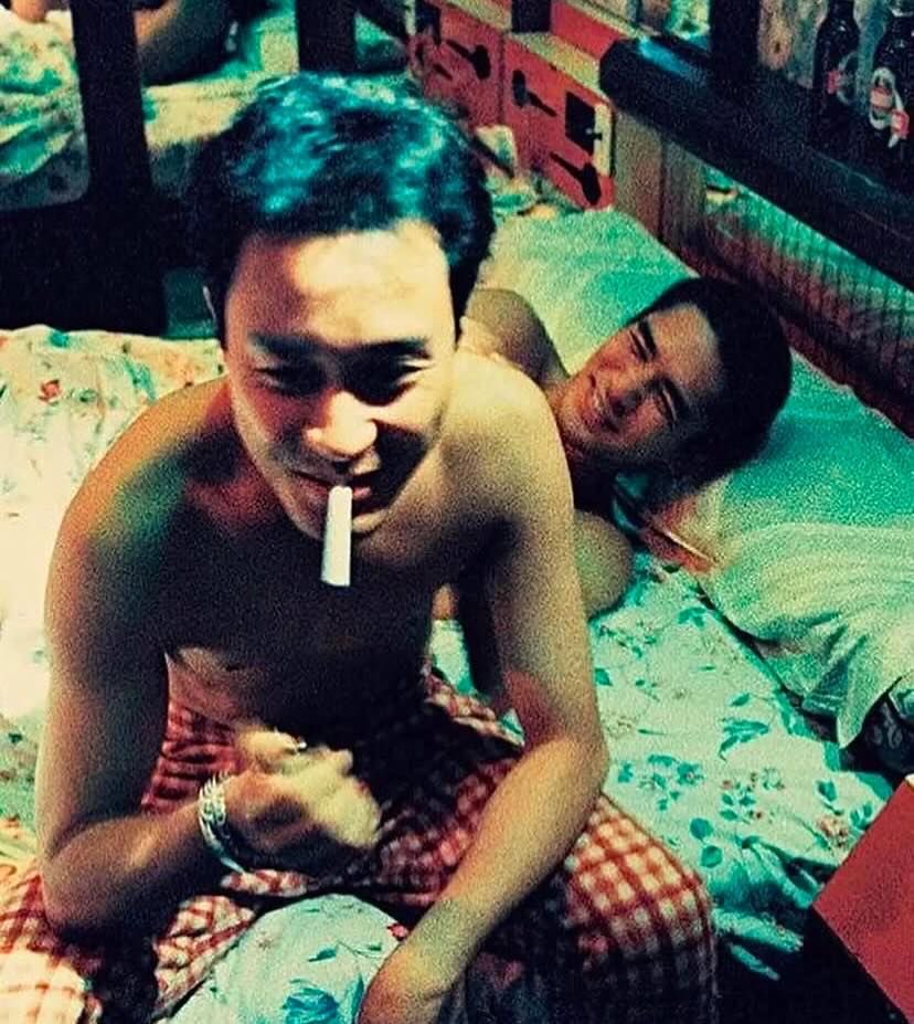 soundofsunspot's tweet photo. tony leung and leslie cheung on the set of happy together (1997) https://t.co/x33wz5smgO