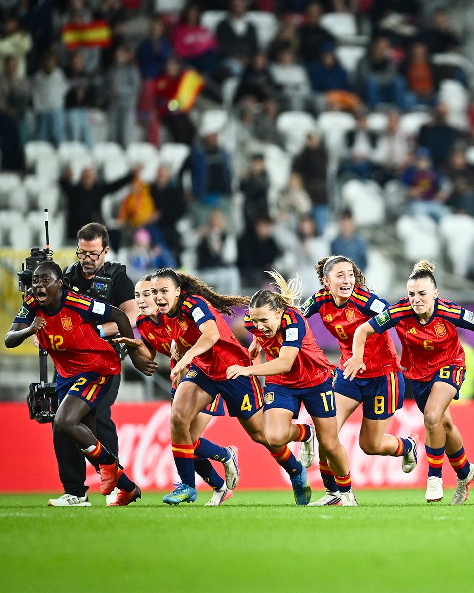 brfootball's tweet photo. Spain beat DPR Korea on penalties to become U20 World Cup champions.

▪️ Men’s World Cup
▪️ Women’s World Cup
▪️ Men’s Euros
▪️ Women’s Nations League
▪️ Men’s U19 Euros
▪️ Women’s U19 Euros
▪️ U20 Women’s World Cup

The domination continues 🇪🇸🏆 https://t.co/K3KrFsBz5I