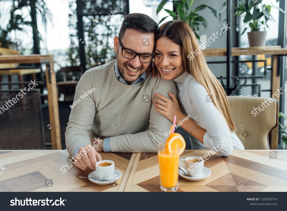 bernardayamf's tweet photo. Hoy tomamos café juntos en nuestra cafetería favorita, y sonreímos solo con mirarnos — pequeos momentos que hacen el día especial. https://t.co/J6LGMNxOqp