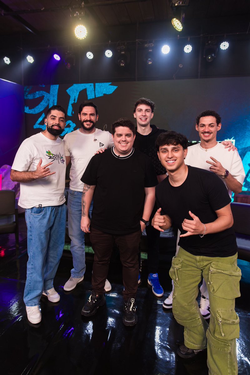 LeagueTV_'s tweet photo. O presencial da Star League foi daquele jeito: casters entregando tudo, convidados chegando junto e uma energia insana. 💥 https://t.co/XqchbJe5ZO