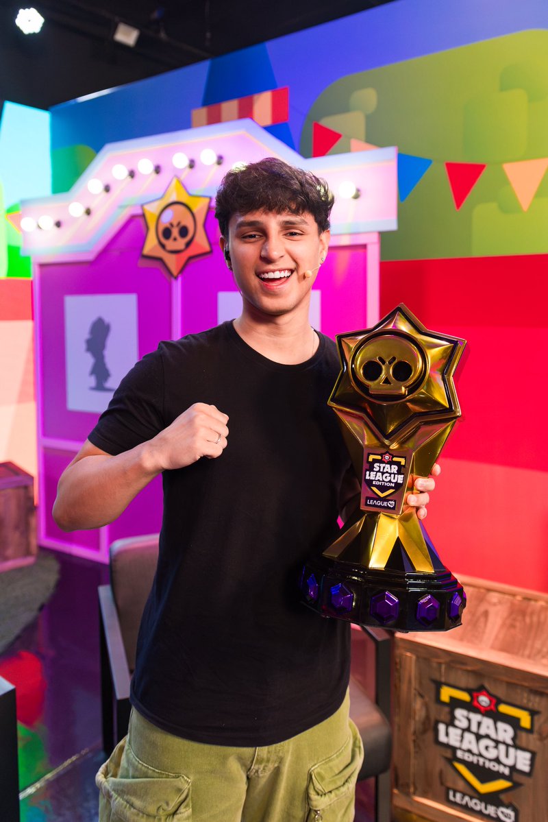 LeagueTV_'s tweet photo. O presencial da Star League foi daquele jeito: casters entregando tudo, convidados chegando junto e uma energia insana. 💥 https://t.co/XqchbJe5ZO