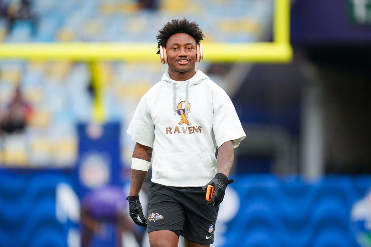 Getting ready to go in Rio. @​NFLBrasil 

@​BALvsDAL - 4:25PM ET on CBS/Paramount+
Stream on @​NFLPlus 
 [📷](https://pbs.twimg.com/media/HTPy-_NXoAAr98o.jpg) [