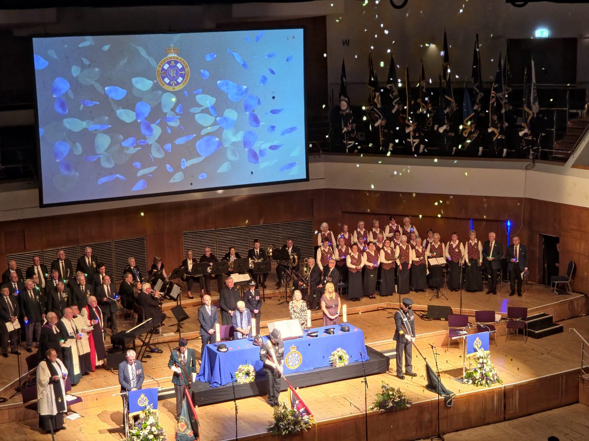 RoamingRoyston's tweet photo. Members of the #PoliceFamily paid their respects to fallen colleagues at National Police Memorial Day in Belfast today.
The #MartisMedia team were honoured to attend and play our part in telling the story of this important day.
#NPMD26 https://t.co/CSJlXlYtyT
