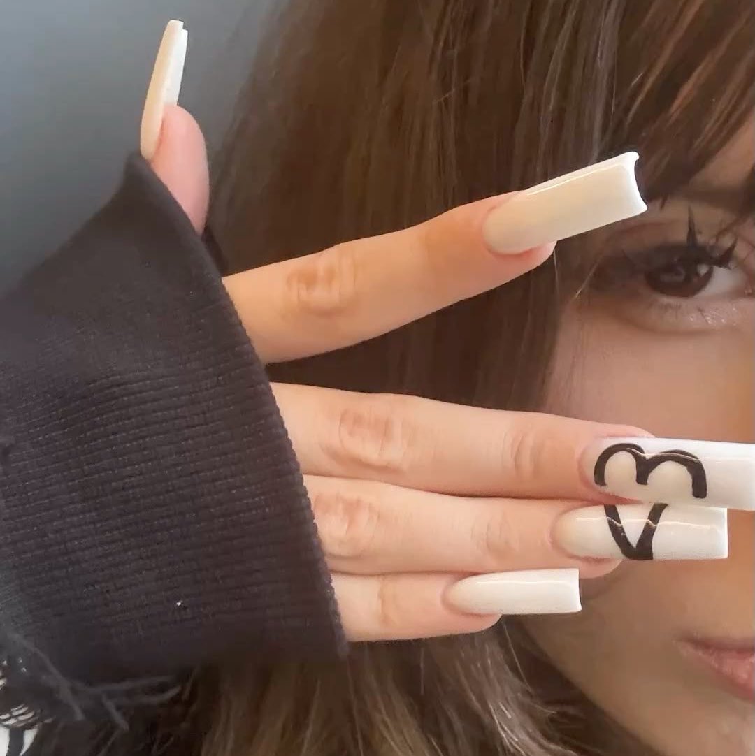 scarrexia's tweet photo. how pinterest sees you !!!
• character  
• plushie 
• nails 
• quote 

i’ve gotten those exact nails before so id say it’s accurate😽 https://t.co/s3HGfxlfl4