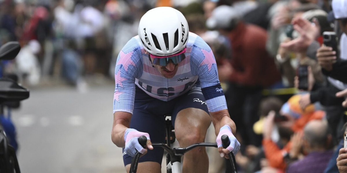 WielerFlits's tweet photo. WK 2026: Brandon McNulty zorgt voor daverende verrassing na knotsgekke koers, Van der Poel derde

https://t.co/dFtHZPXlme

🇨🇦🌈#wielrennen #koers #Montréal2026 https://t.co/qte0dC9Hjr