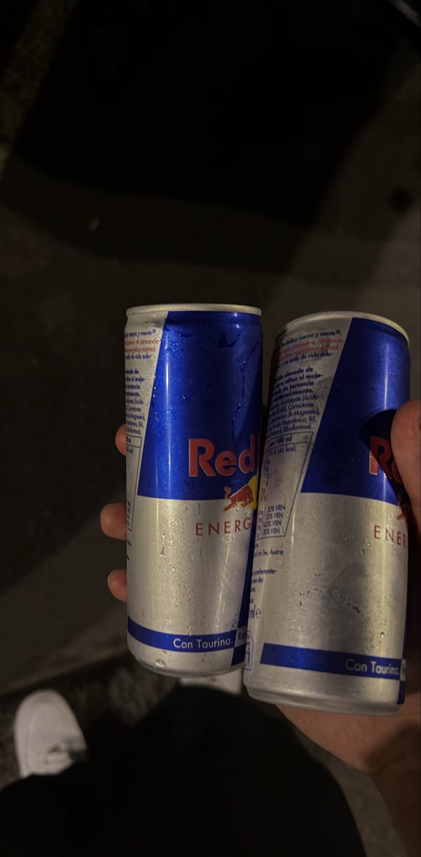 didiine50's tweet photo. Red bull classique à vie https://t.co/y69ZiPpoEW