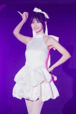 wwschannel's tweet photo. 元乃木坂46・中村麗乃、25歳の誕生日にデビュー10周年イベント開催！アイドル曲から『Endless SHOCK』名曲まで熱唱

▼記事・写真の詳細はこちら
https://t.co/V5gDU39hcM

#中村麗乃 #乃木坂46 #EndlessSHOCK https://t.co/QF6SfZ8XL8