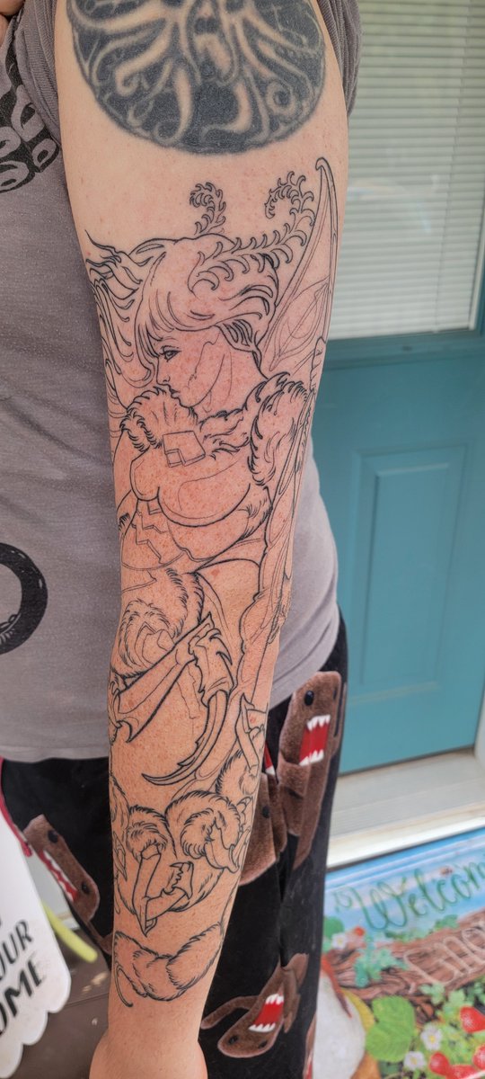 spineleech's tweet photo. Linework done in about 5 hours on moff mother tat. Next session on halloween to start shading. #JunipArt https://t.co/6p1kqPEU57