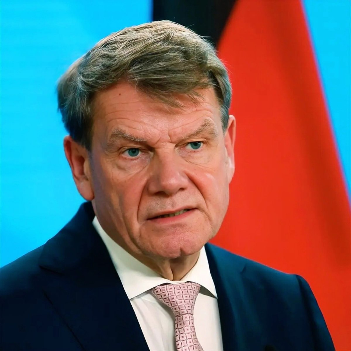 DNNPOSTS's tweet photo. Germany’s foreign minister says his rare meeting with Russia’s Sergei Lavrov was driven by security concerns and the need to address disruptions to food exports. https://t.co/f0aiz6xXMI