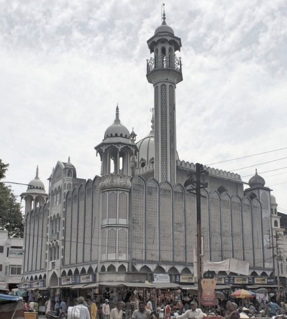 Shirink_13's tweet photo. Stop bulldozing our mosques, please. 

#SaveUjjainShahiMosque https://t.co/fTv3VyFTEf