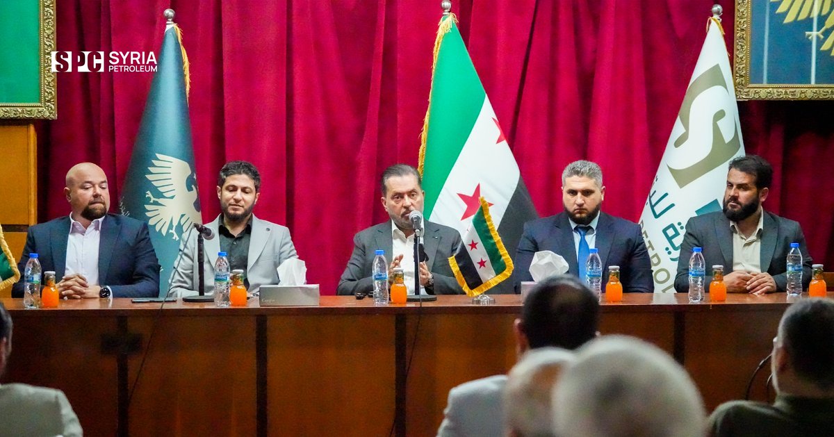 SPC_syr's tweet photo. الرئيس التنفيذي للشركة السورية للبترول المهندس يوسف قبلاوي يتفقد مصفاة حمص ويطلع على سير العمل وأعمال التأهيل والصيانة في وحداتها الإنتاجية والفنية.

وأشاد بجهود الكوادر مؤكداً أهمية تعزيز التنسيق لاستعادة جاهزية المنشآت واستمرارية الإنتاج. https://t.co/94H0hRAH9D