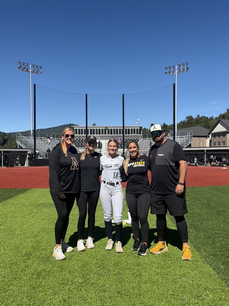 LydiaBenton29's tweet photo. Had an awesome time at the @AppStateSB prospect camp! 

Big thank you to Coach @whitjones25 and the entire coaching staff for the opportunity, the instruction, and the feedback. 

Learned a lot and really grateful for the experience!

#OTM 🖤💛

@TeamNCSoftball 
@TNCYatesBenton https://t.co/vuiCrLnvNQ