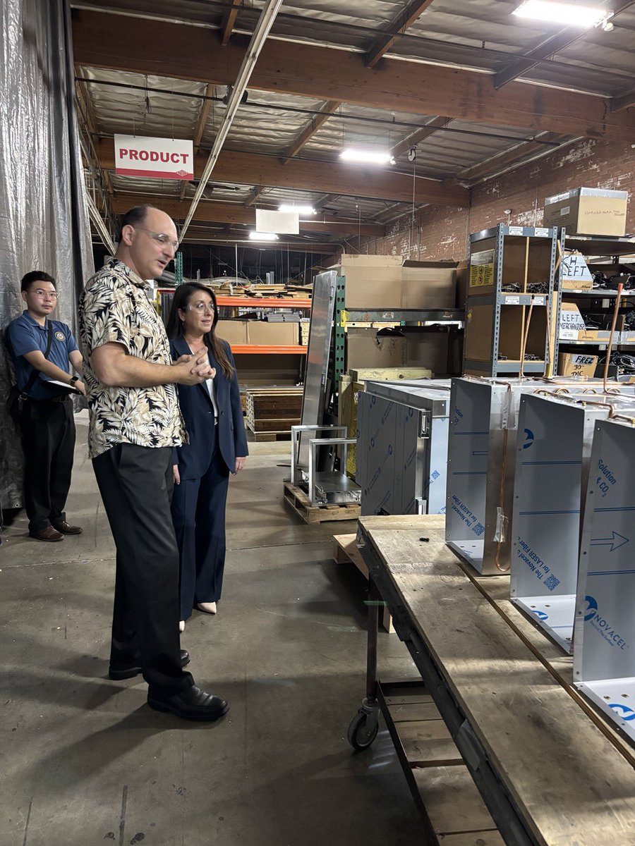 RepLuzRivas's tweet photo. Utility Refrigerator in North Hollywood has been family-owned and operated for nearly 100 years!
 
I met with the owners where I learned about the jobs and internships they provide to San Fernando Valley residents. They also showed me how they create made-to-order pieces in their warehouse before they get shipped across the country.
 
If you are a small business owner and need assistance with a federal agency, call my office at (818) 253-3535.