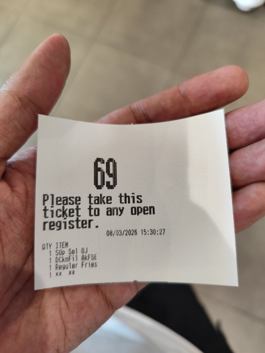 SpookyB62376352's tweet photo. Took a picture of my receipt. Very mature. https://t.co/oXZUCwqQAs