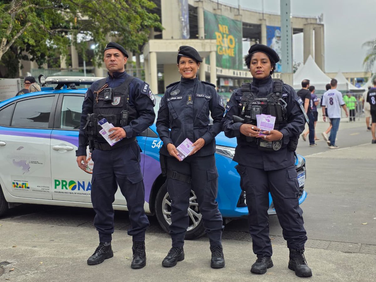 PMERJ's tweet photo. ➡️ SEGURANÇA E PROTEÇÃO NA #NFLRioGame2026
🚔👮♀️ Policiais do #BPTur e da #PatrulhaMariadaPenha atuam no #Maracanã, reforçando a segurança, o acolhimento e a proteção do público durante o evento. (+) ⤵️
#ServireProteger #PMERJ #BPTur #PatrulhaMariadaPenha #NFL #Maracanã https://t.co/mOe0OA28Kt
