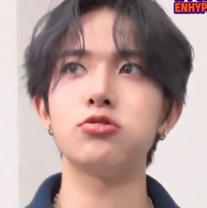 jayjalebi's tweet photo. wtf is 🥺 use your words i don't speak bambi https://t.co/xlxRV2CNe5