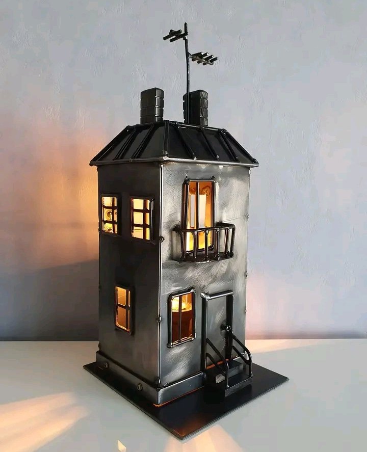 gideonGMI's tweet photo. Never underestimate what a skilled hand can create from a sheet of metal.
A house.
Windows.
A balcony.
A staircase.
A roof.
Even a little story hiding inside every detail.
But this makes me wonder… what else could we build if we stopped seeing metal as just metal? 👇@genmetors https://t.co/fMso82M9pr