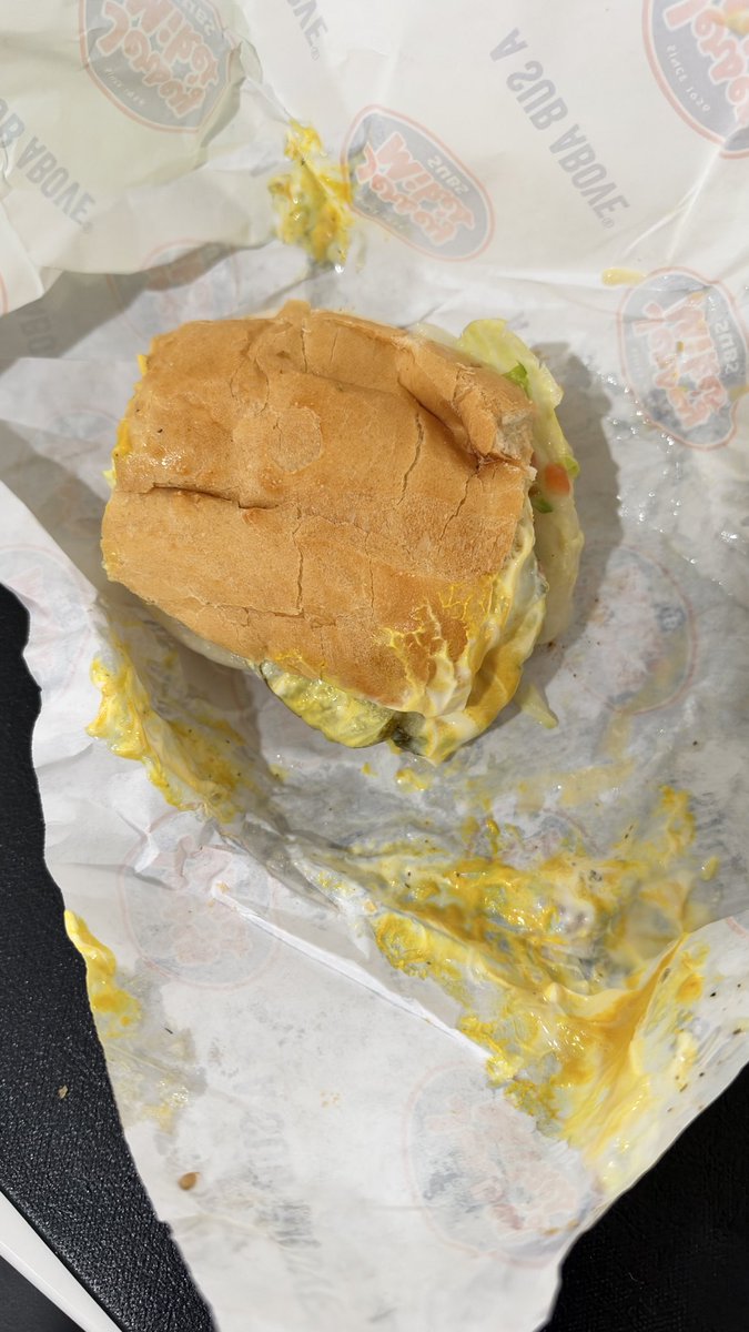 Jas1n23's tweet photo. @jerseymikes 

What kind of mini is this? Where’s the cut?

Geez! https://t.co/Vpb4mTF4wx
