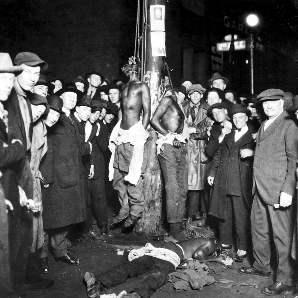 _MELL0WHYPE_'s tweet photo. "Blackkk Amerikkkans" its cool, its not like we've been lynched by Klansmen and racist whites. https://t.co/lFyxmVZlxr