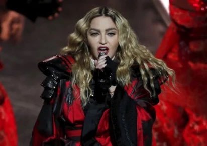 TheCurvyCritic's tweet photo. Can’t keep a fierce diva legend down!  Y’all did THAT! Congrats to #Madonna #SabrinaCarpenter #vma #vmas https://t.co/KwHwLyi2oP