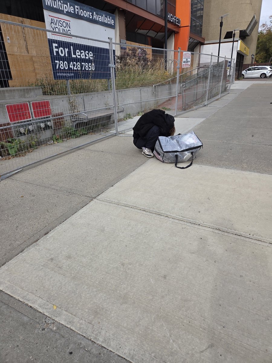 yeg_chaos's tweet photo. The need for day shelters in #Edmonton is real
@yeg_chaos
#Edmonton
#Downtown
#NotSafe
#Homeless https://t.co/E5pToPQ3hq