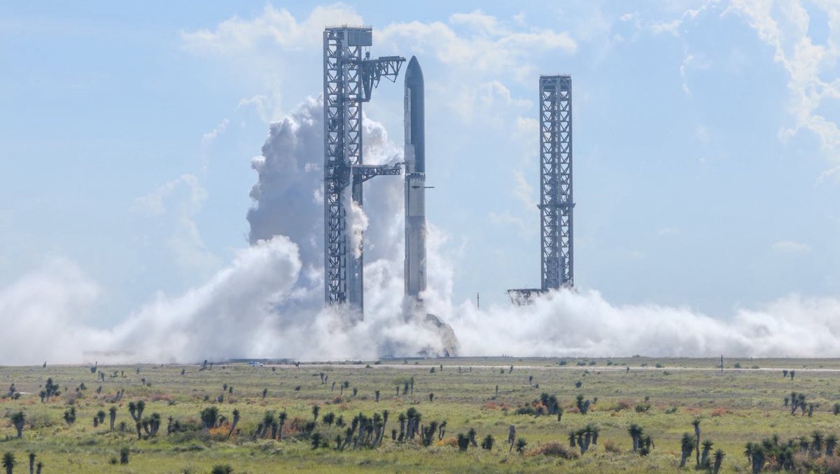 DialaCrypto's tweet photo. THE ROCKET HASN’T LAUNCHED YET.

THE NARRATIVE ALREADY HAS. 🚀
$FLIGHT14
CA
Robinhood
0x98bAA3a3C5f9401C18888AE7328BdC81f9B4ED6c

Early positioning is how you win. 
🚀🚀 https://t.co/1me4xwmHY8