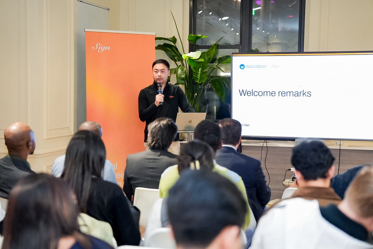 Sign's tweet photo. We closed out UN Week with a warm evening in New York, cohosted with @MoCTI_SL last Friday.

Our founder @realyanxin joined Chief Minister @dsengeh, Minister @SalimaMBah, Ambassador Dr. Abu Bakarr Karim, @ChristexFndn founder @c_ogoo, and many friends to reflect on our journey together and share what comes next.

We and Sierra Leone are thinking much bigger.