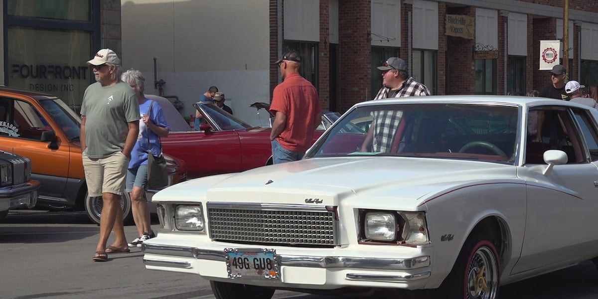 kotatweets's tweet photo. More than 200 classic rides take over downtown Rapid City for annual Cruiser Car Show https://t.co/dbJOQY9Um5